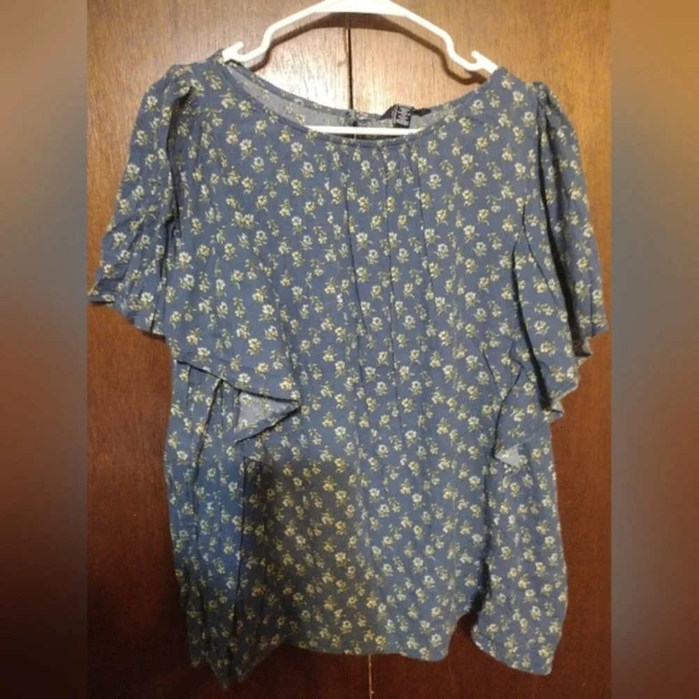Shirt - Picture 1 of 1